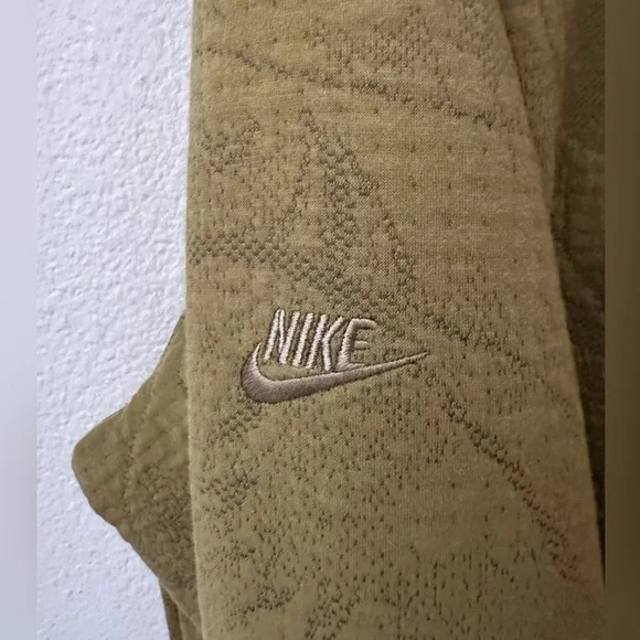 Nike THERMA-FIT ADV Tech Pack green Men's pullover Hoodie (DQ4286 378) Large - Picture 4 of 7